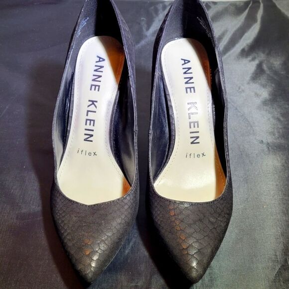 ANNE KLEIN HOLLYN POINTED-TOE WOMEN'S PUMPS - Picture 2 of 14